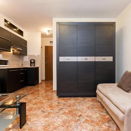 Center Iii By Renters Appartement