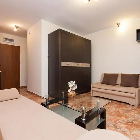 Center Iii By Renters Appartement