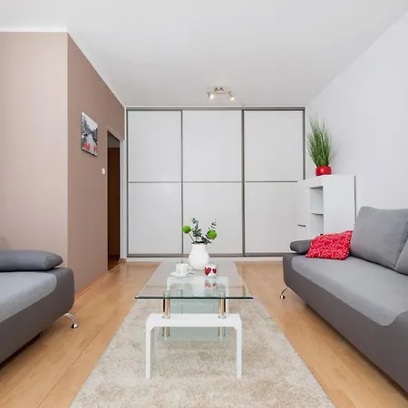 Center Iii By Renters Lägenhet