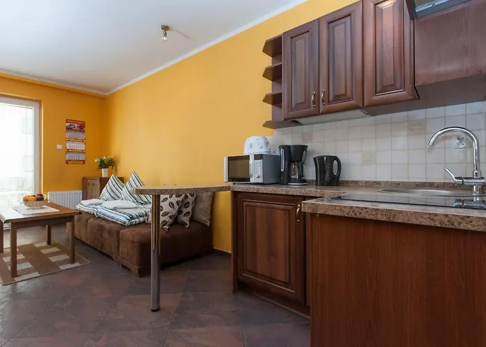 Center Iii By Renters Apartman *