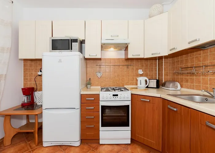 Center Iii By Renters *